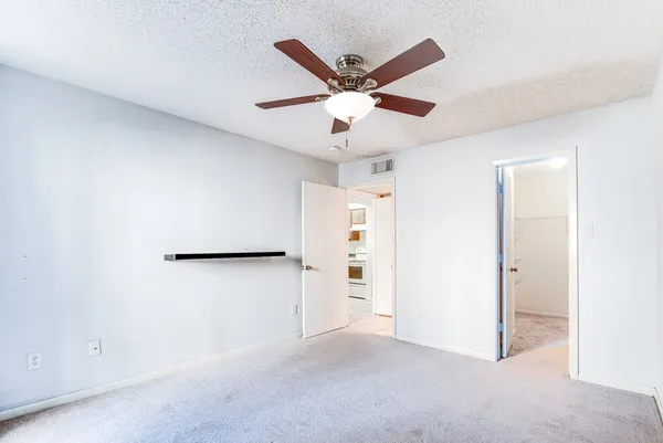 $75,000 | 3919 Fairmont Parkway, Unit 177, Pasadena, TX 77504