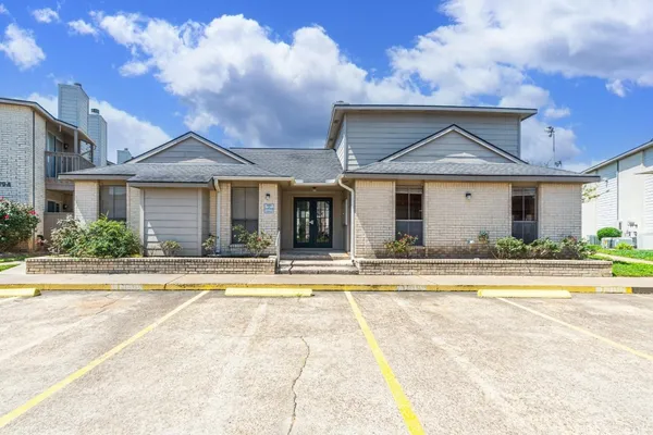$75,000 | 3919 Fairmont Parkway, Unit 177, Pasadena, TX 77504