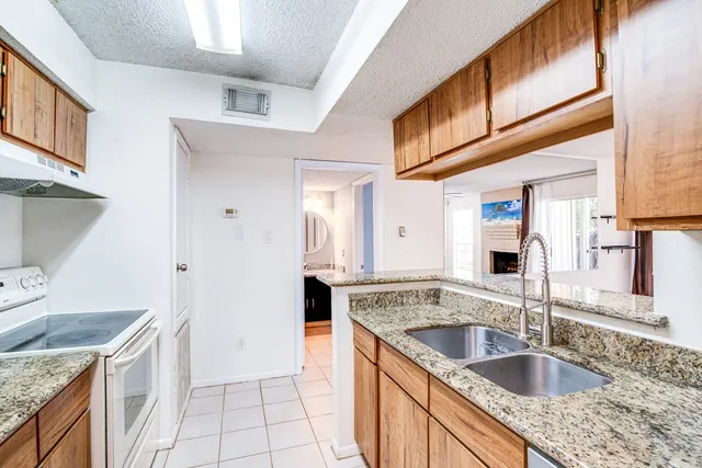 $79,900 | 3919 Fairmont Parkway, Unit 177, Pasadena, TX 77504