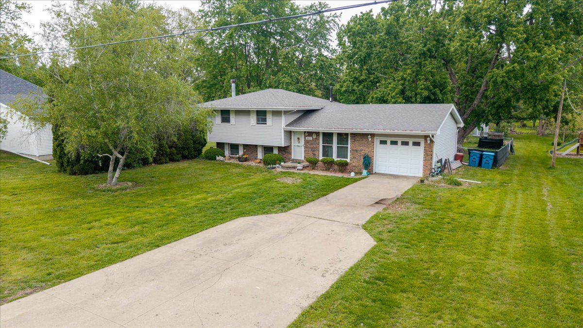 312 East Adams Street Towanda, IL 61776 - Photo 2 of 35