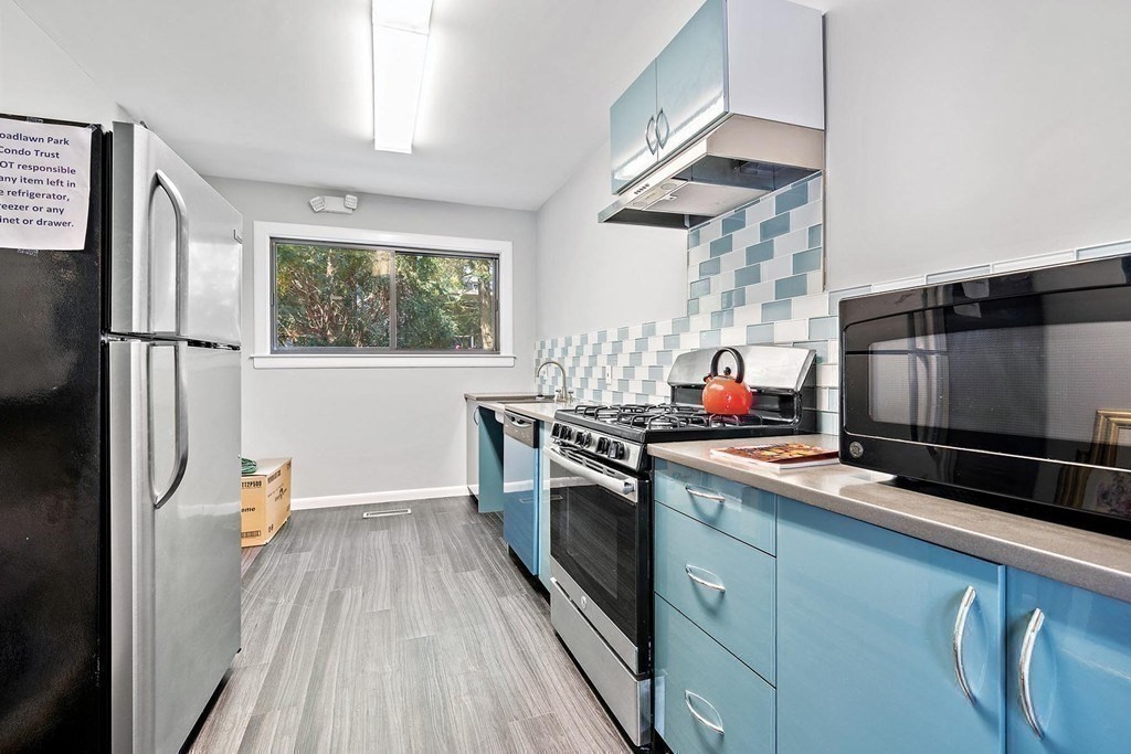 44 Broadlawn Park, Unit 22A Boston, MA 02467 - Photo 15 of 17
