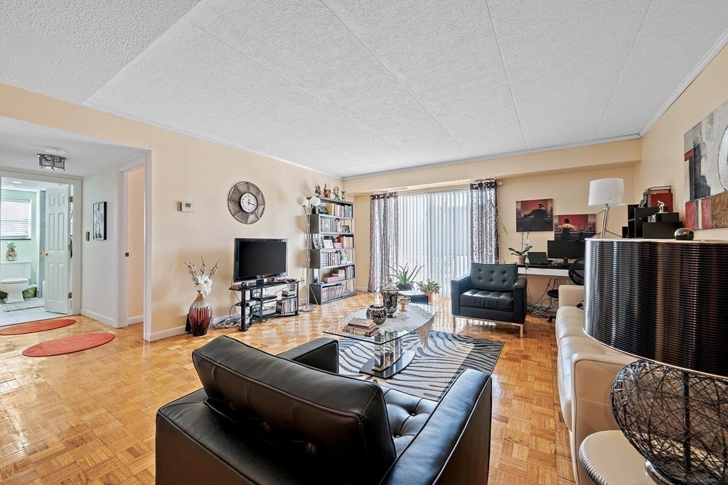 44 Broadlawn Park, Unit 22A Boston, MA 02467 - Photo 2 of 17