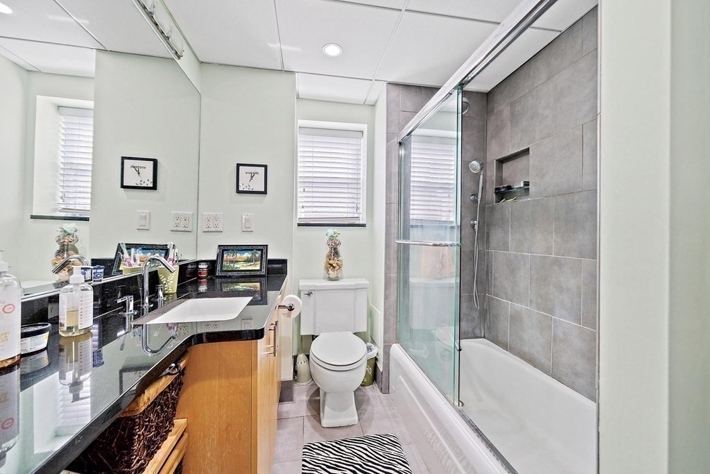 44 Broadlawn Park, Unit 22A Boston, MA 02467 - Photo 7 of 17