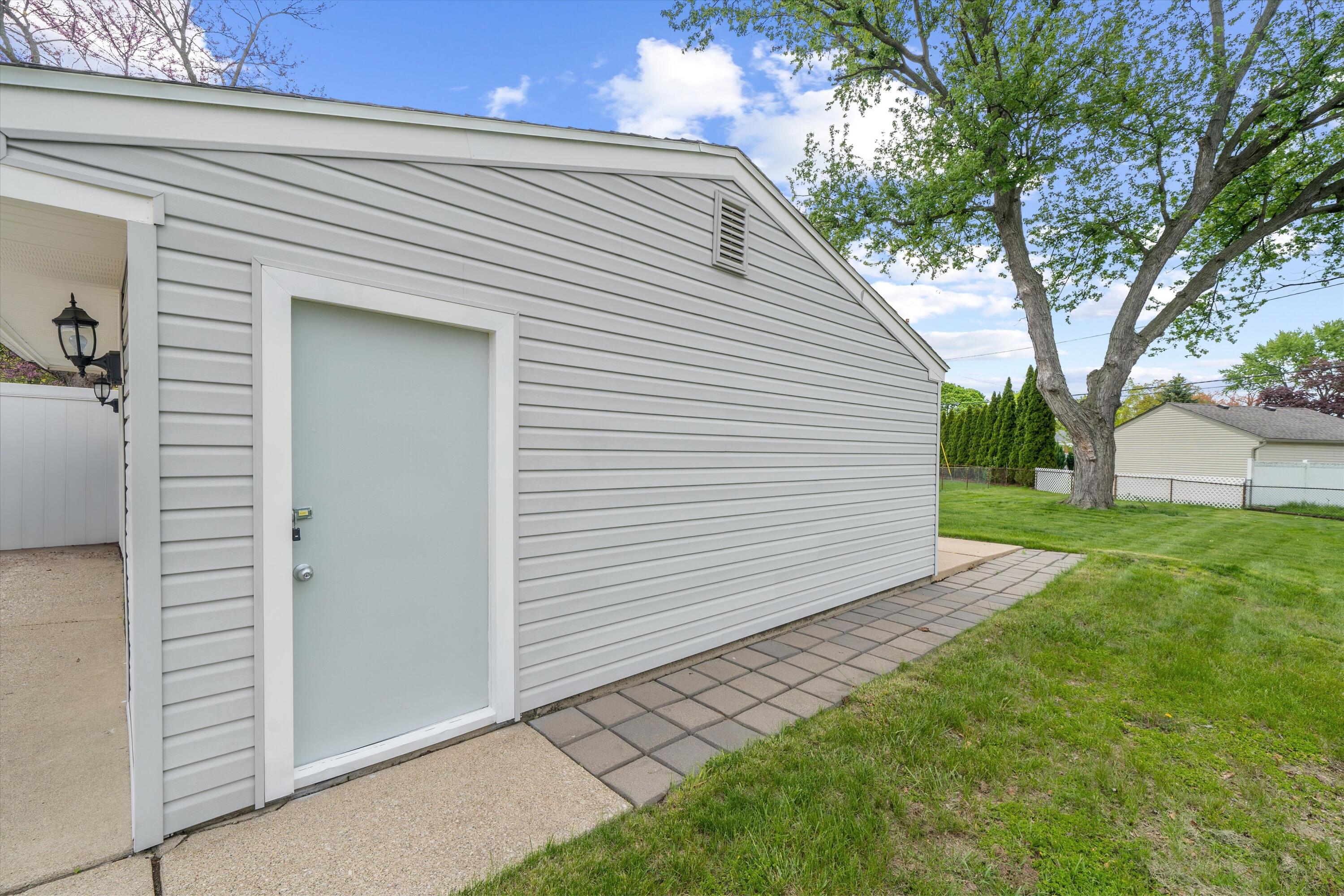 36753 Greenbush Road Wayne, MI 48184 - Photo 48 of 54 49-DSC09787
