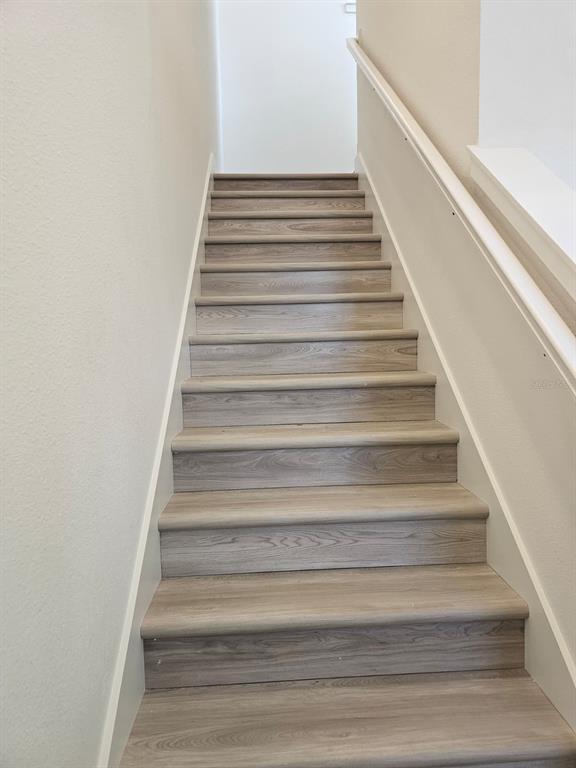 15147 Groveside Road Winter Garden, FL 34787 - Photo 5 of 32 Gallery Image 5