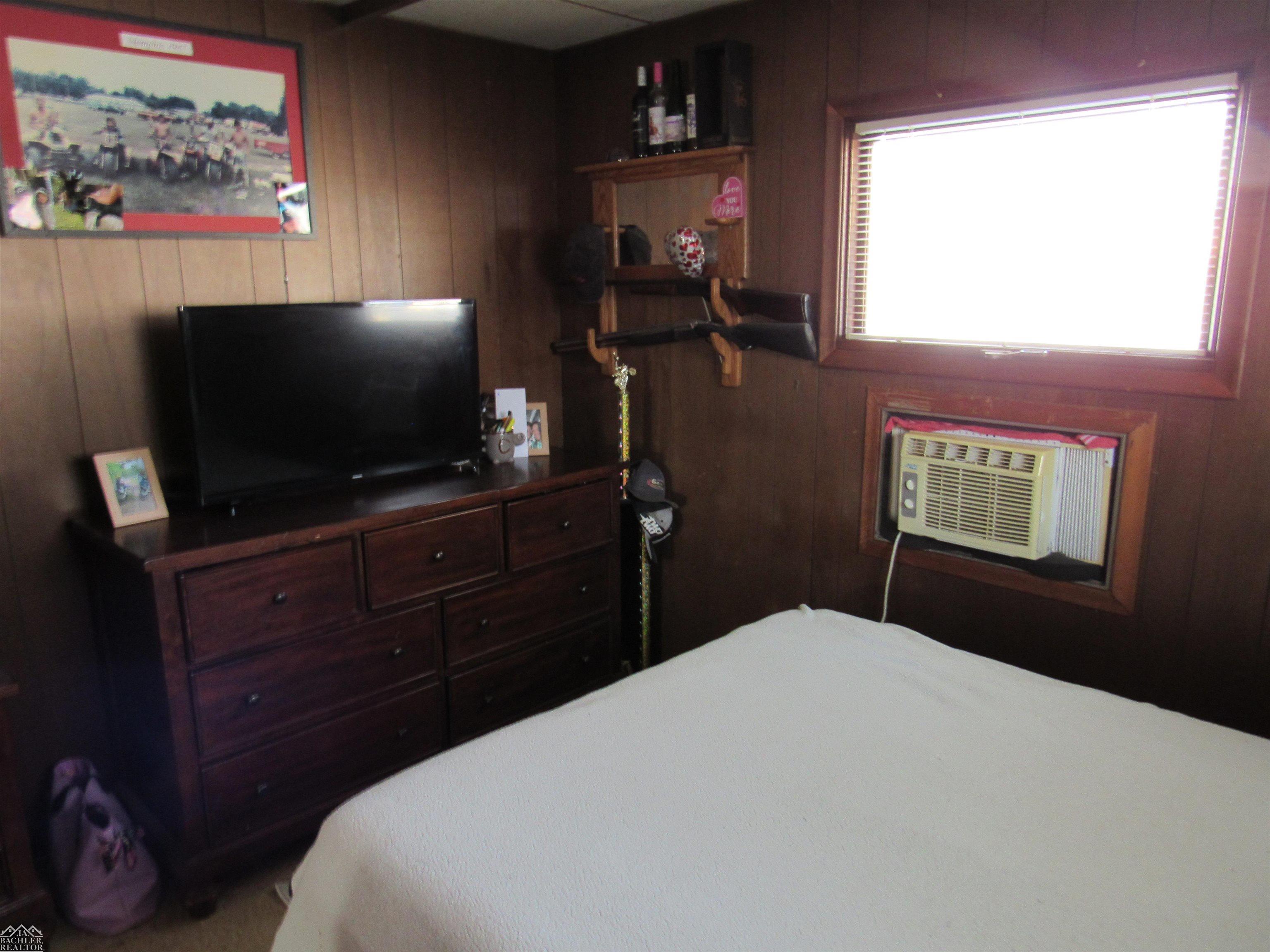 7640 River Road Marine City, MI 48039 - Photo 13 of 37 50195597-826b2c0e-11e3-4d72-8e5b-62fab27ce26d.JPG