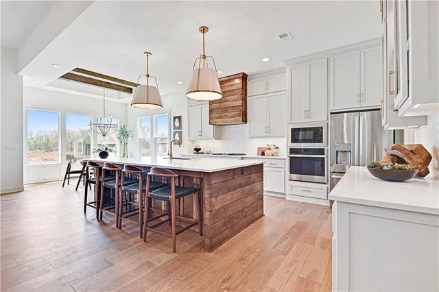 $885,470 | 17401 Parkhill Street, Overland Park, KS 66221