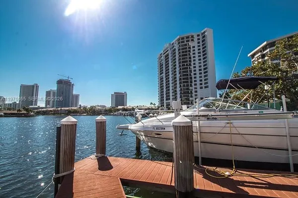 $2,500 | 2500 Parkview Drive, Unit 1207, Hallandale Beach, FL 33009