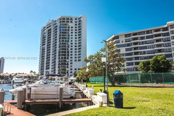 $2,500 | 2500 Parkview Drive, Unit 1207, Hallandale Beach, FL 33009