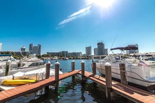 $2,500 | 2500 Parkview Drive, Unit 1207, Hallandale Beach, FL 33009