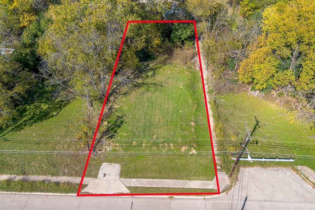 2433 52nd Street Dallas, TX 75216 - Photo 9 of 15 a view of a outdoor space