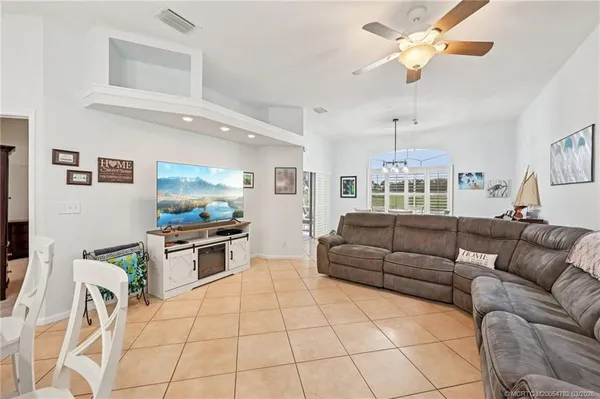 $399,999 | 621 Northwest Broken Oak Trail, Jensen Beach, FL 34957