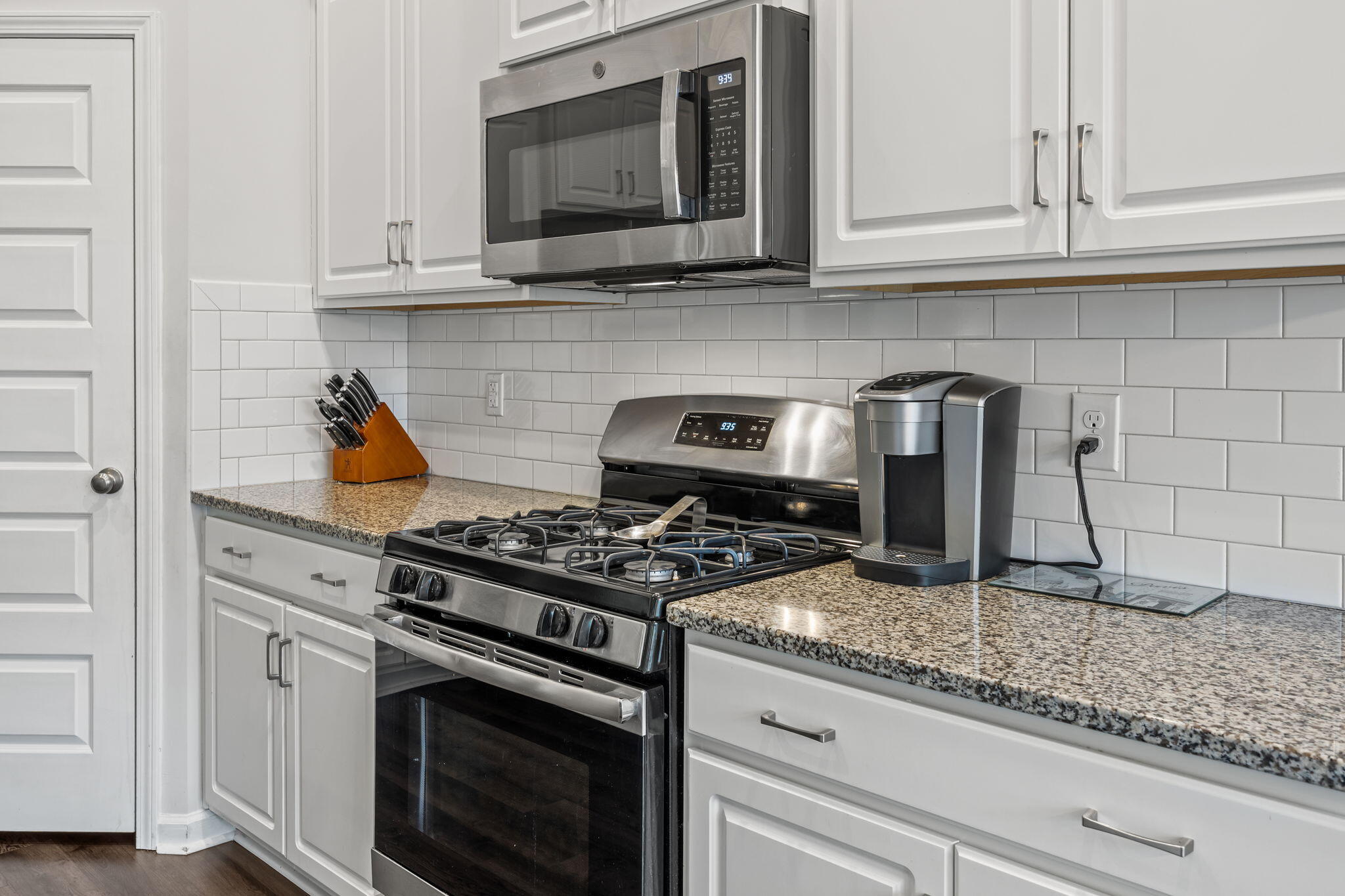 317 Saxony Loop Summerville, SC 29486 - Photo 8 of 30 7. Kitchen C