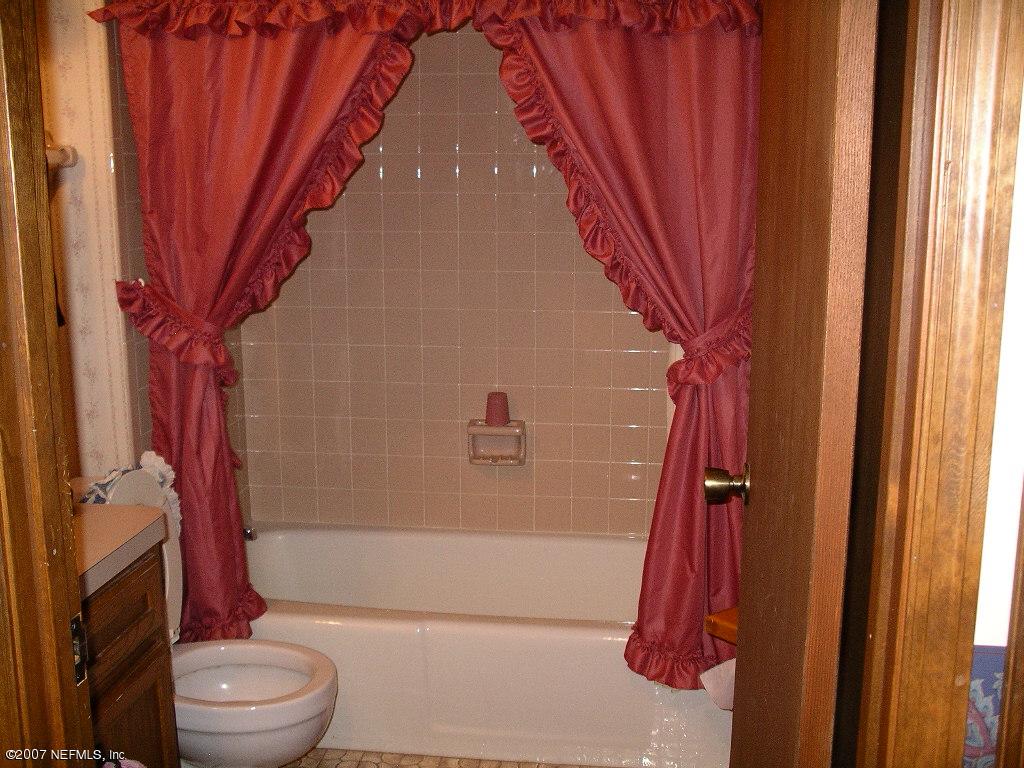 10023 Sandler Road Jacksonville, FL 32222 - Photo 16 of 16 2nd Bathroom