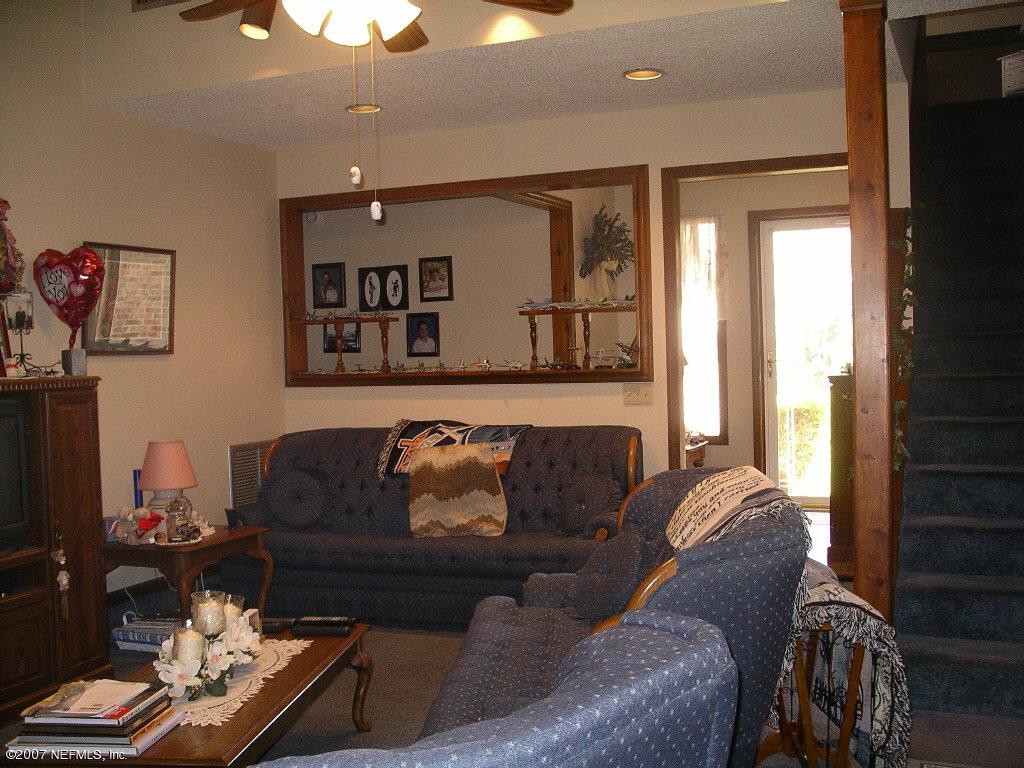 10023 Sandler Road Jacksonville, FL 32222 - Photo 6 of 16 Family Room