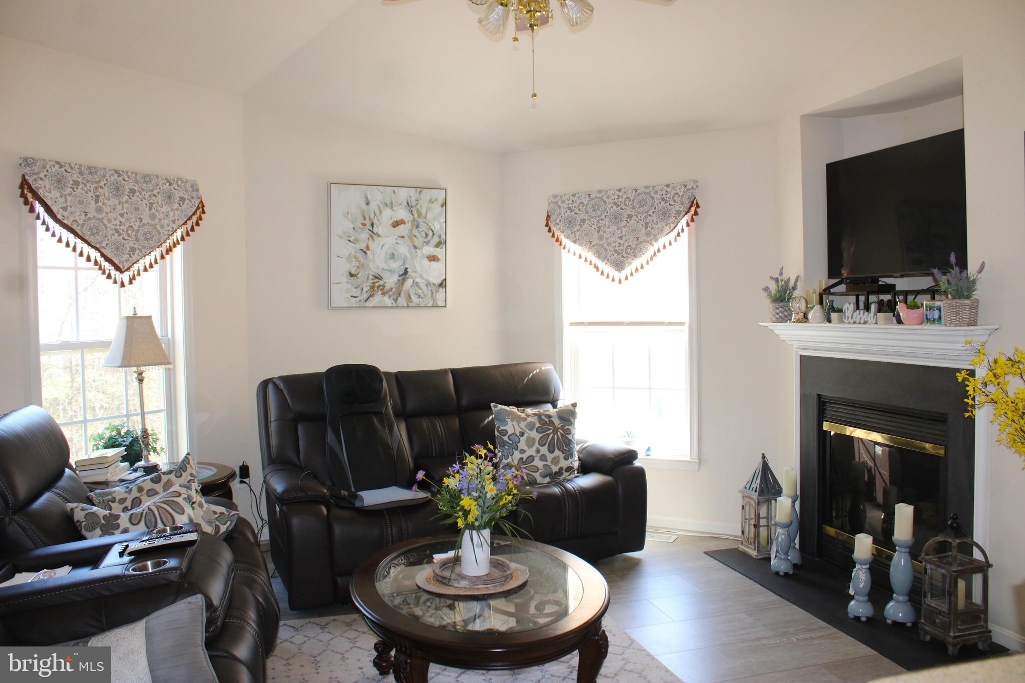 4346 Mountain Road Pasadena, MD 21122 - Photo 7 of 50