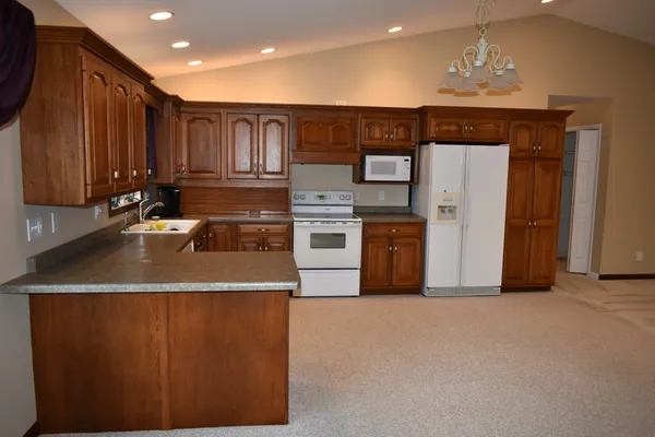 $319,900 | 1308 Carol Drive, Roanoke, IL 61561