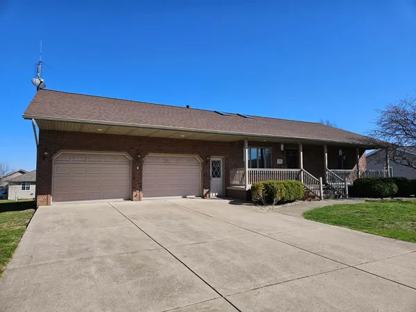 $319,900 | 1308 Carol Drive, Roanoke, IL 61561
