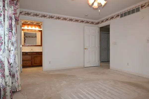 $319,900 | 1308 Carol Drive, Roanoke, IL 61561