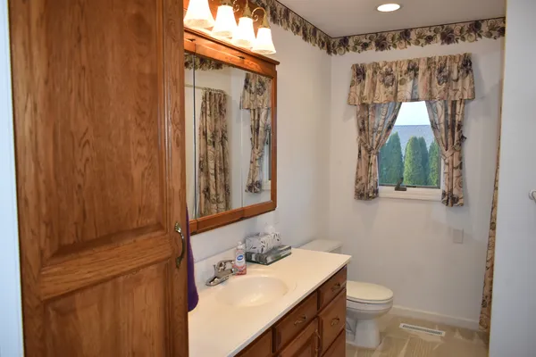 $319,900 | 1308 Carol Drive, Roanoke, IL 61561