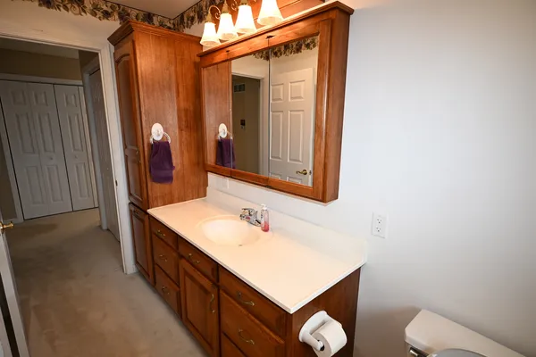 $319,900 | 1308 Carol Drive, Roanoke, IL 61561