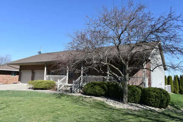 $319,900 | 1308 Carol Drive, Roanoke, IL 61561