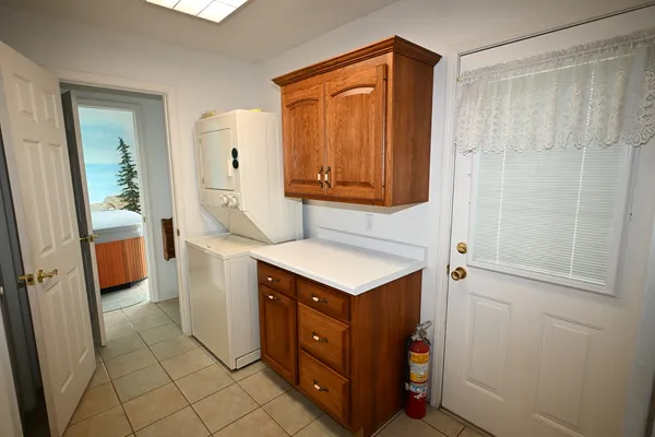 $319,900 | 1308 Carol Drive, Roanoke, IL 61561