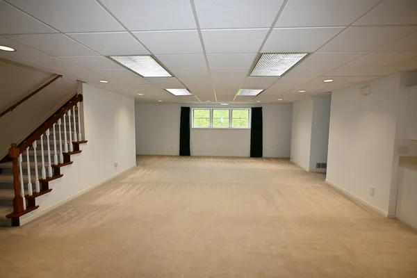 $319,900 | 1308 Carol Drive, Roanoke, IL 61561