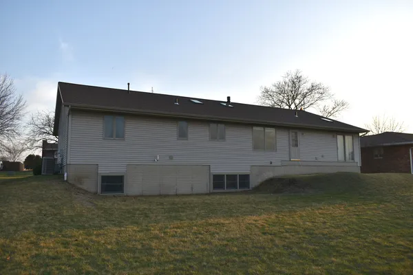 $319,900 | 1308 Carol Drive, Roanoke, IL 61561