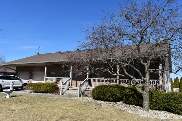 $319,900 | 1308 Carol Drive, Roanoke, IL 61561