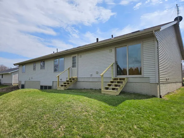 $319,900 | 1308 Carol Drive, Roanoke, IL 61561