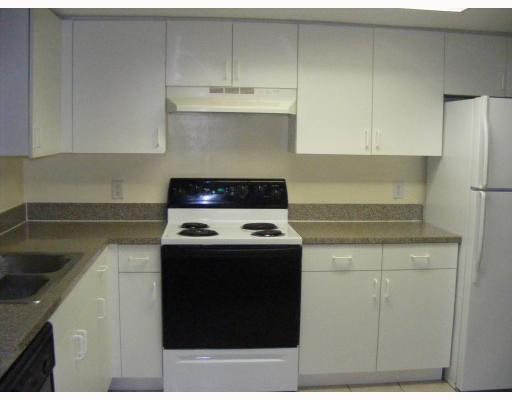 5025 Wiles Road, Unit 101 Pompano Beach, FL 33073 - Photo 2 of 8 Kitchen