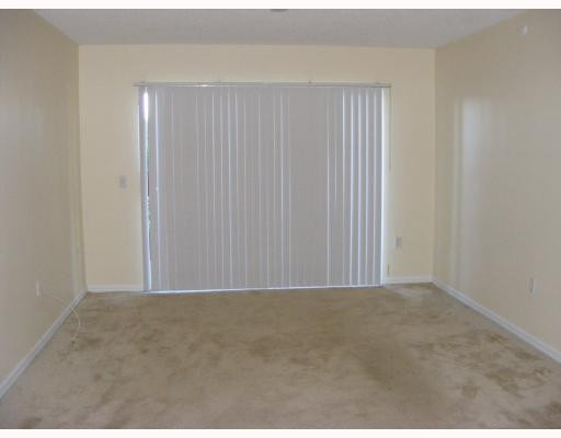 5025 Wiles Road, Unit 101 Pompano Beach, FL 33073 - Photo 6 of 8 Living Room