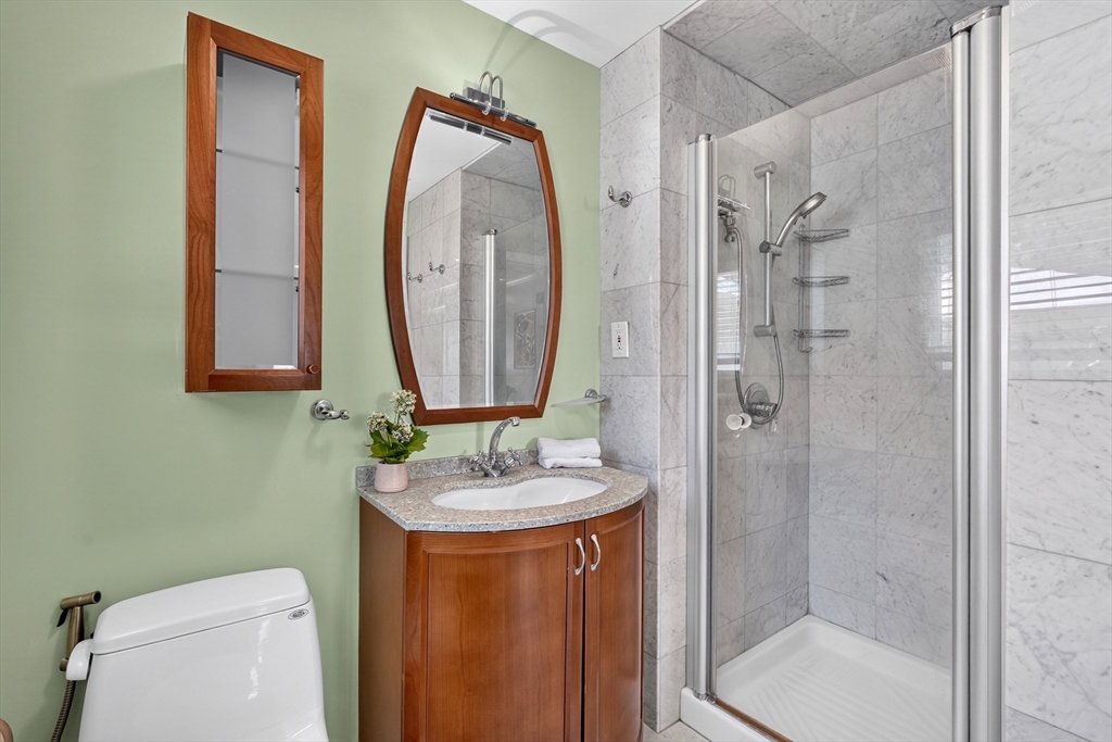 32 Bobolink Road Wellesley, MA 02481 - Photo 21 of 42
