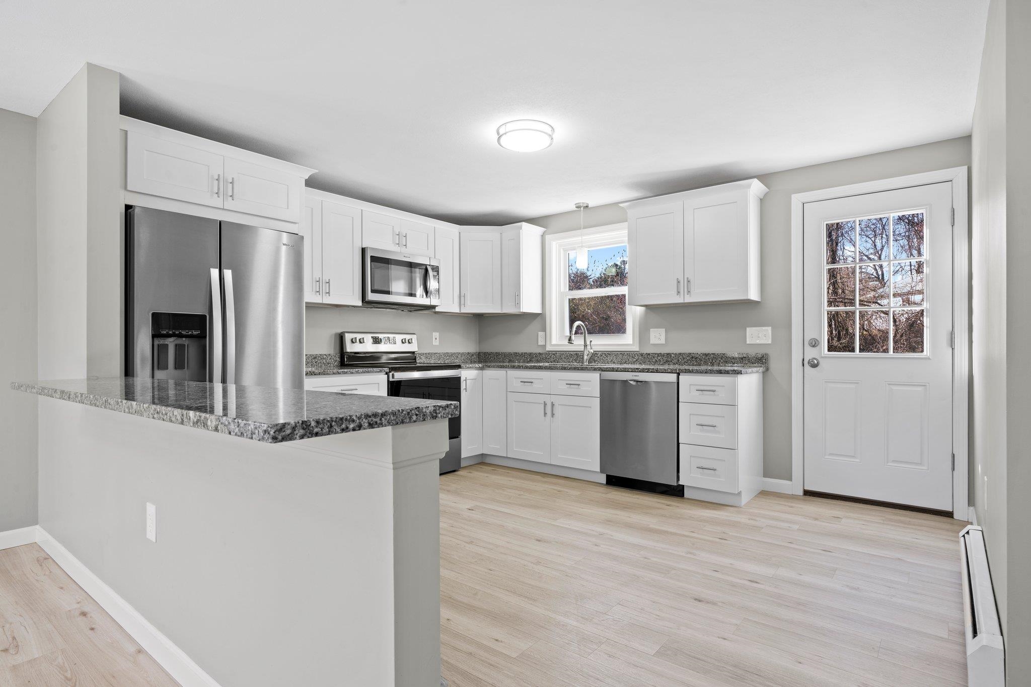 27 Kenneth Road Sandown, NH 03873 - Photo 8 of 26