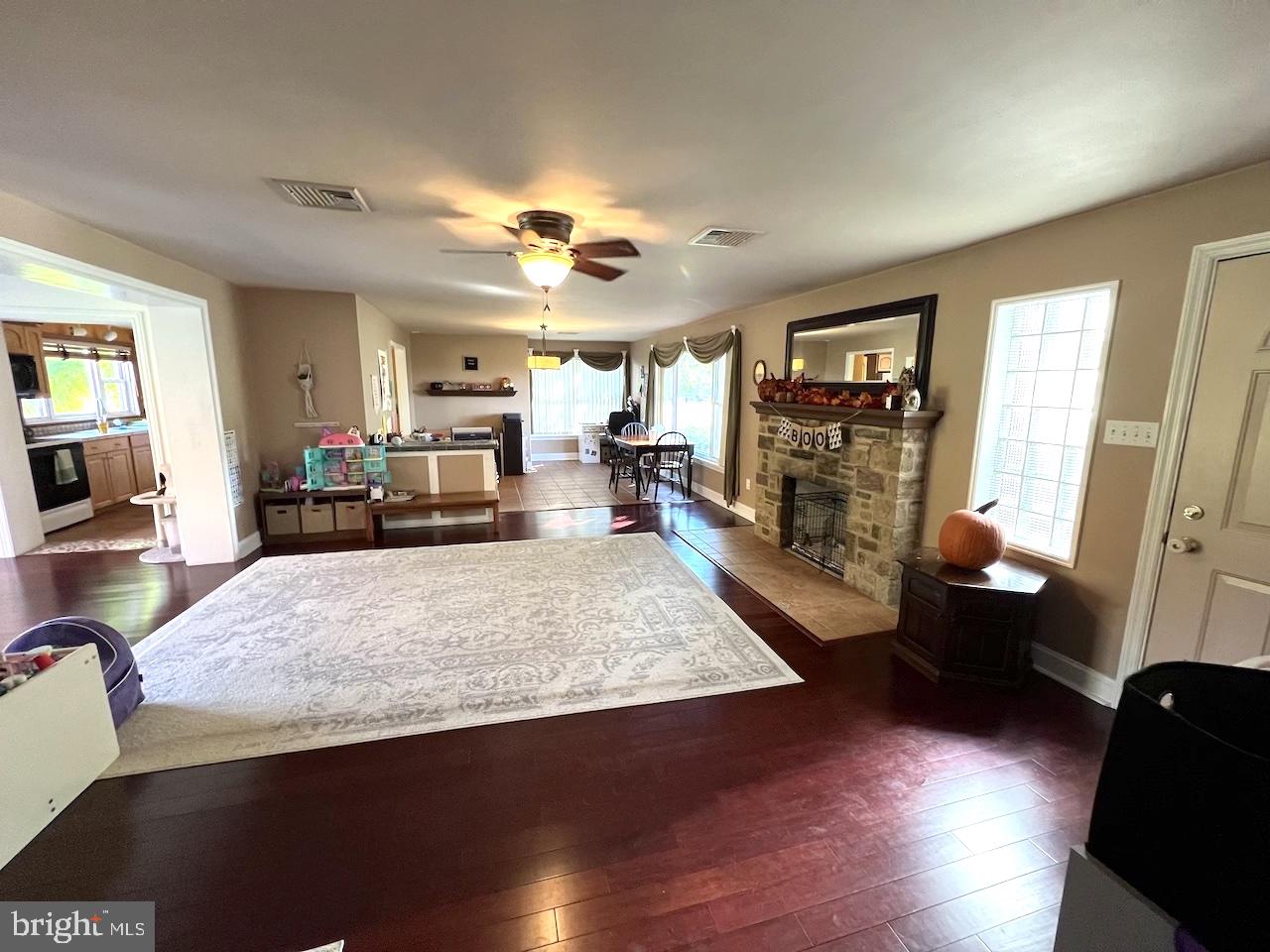3402 Cloverfield Road Harrisburg, PA 17109 - Photo 3 of 23 Gallery Image 3
