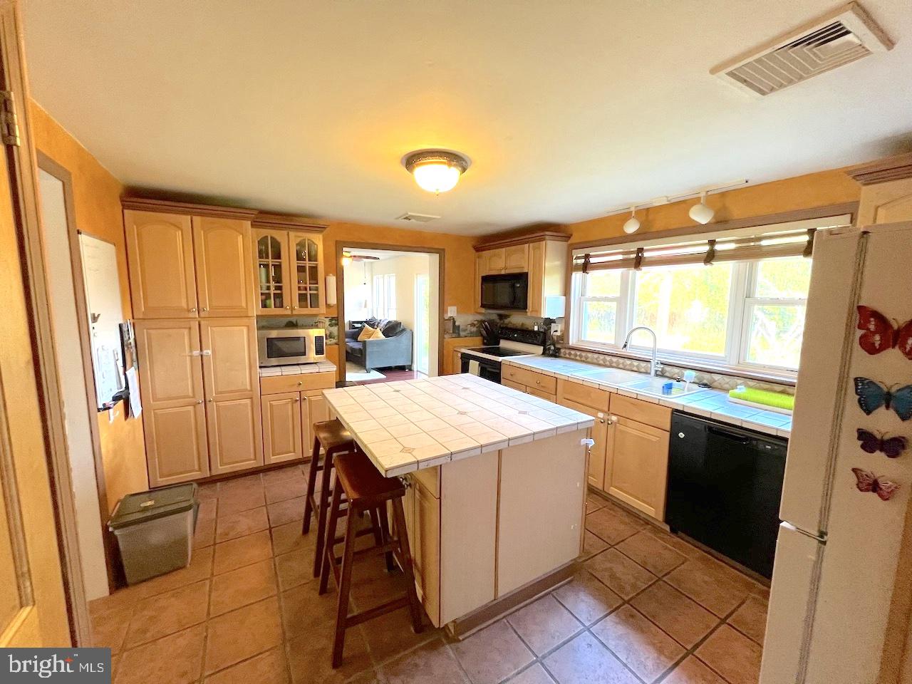 3402 Cloverfield Road Harrisburg, PA 17109 - Photo 8 of 23 Gallery Image 8