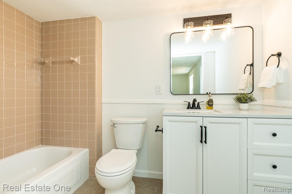 3210 Lake George Road Oakland, MI 48363 - Photo 19 of 22 Gallery Image 19