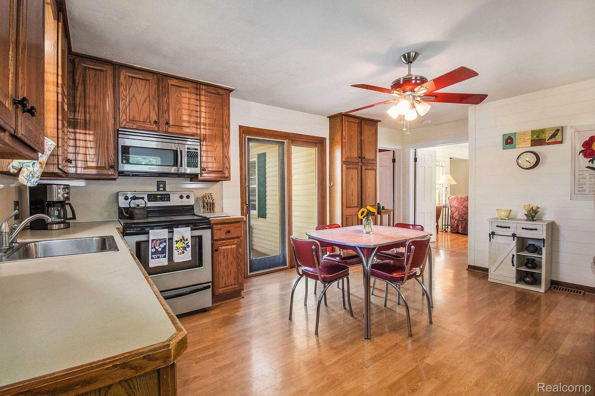 2757 Hubert Road Brighton, MI 48114 - Photo 4 of 31 Gallery Image 4