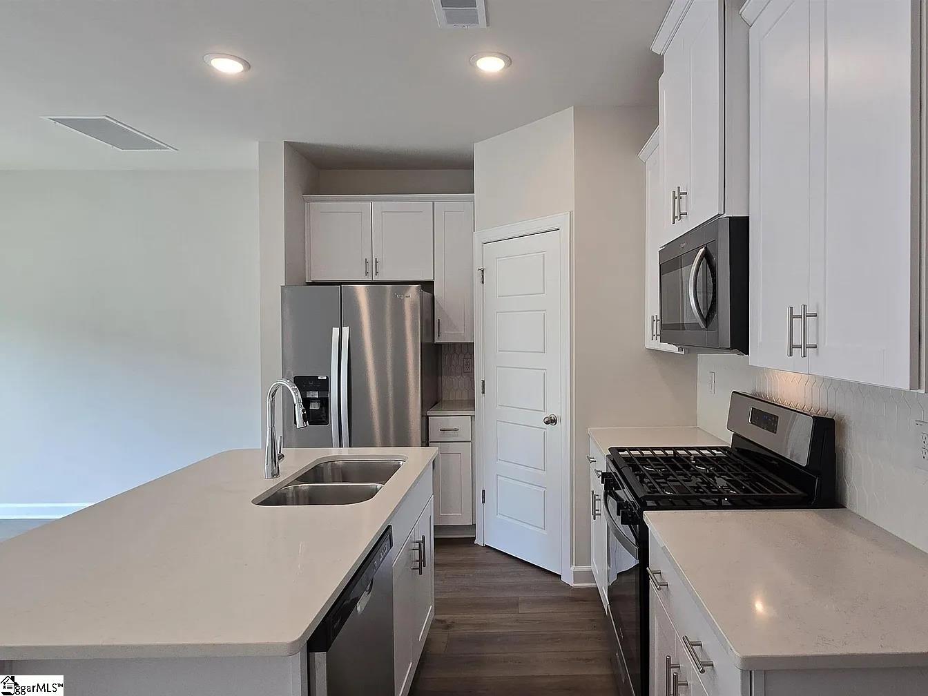 104 Tramore Lane Fountain Inn, SC 29644 - Photo 9 of 27 Gallery Image 9