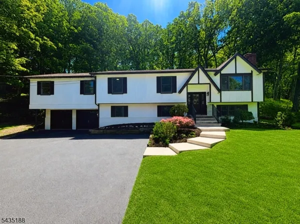 $735,000 | 76 Statesville Quarry Road, Lafayette, NJ 07848