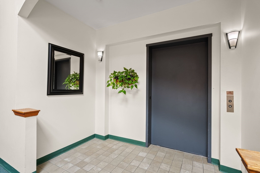 76 Elm Street, Unit PH 404 Boston, MA 02130 - Photo 11 of 34