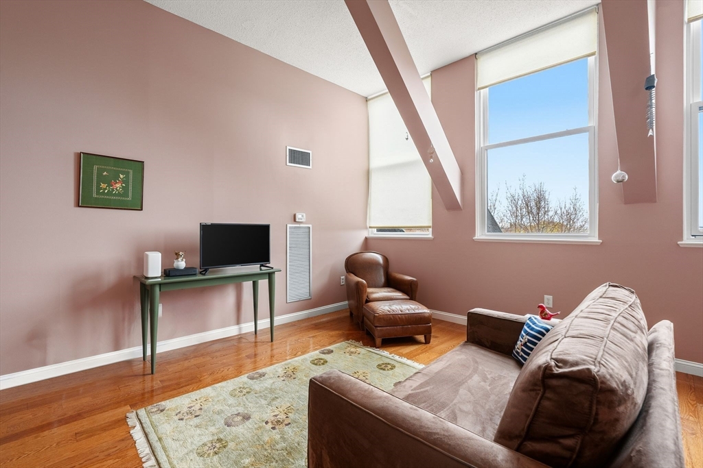 76 Elm Street, Unit PH 404 Boston, MA 02130 - Photo 15 of 34