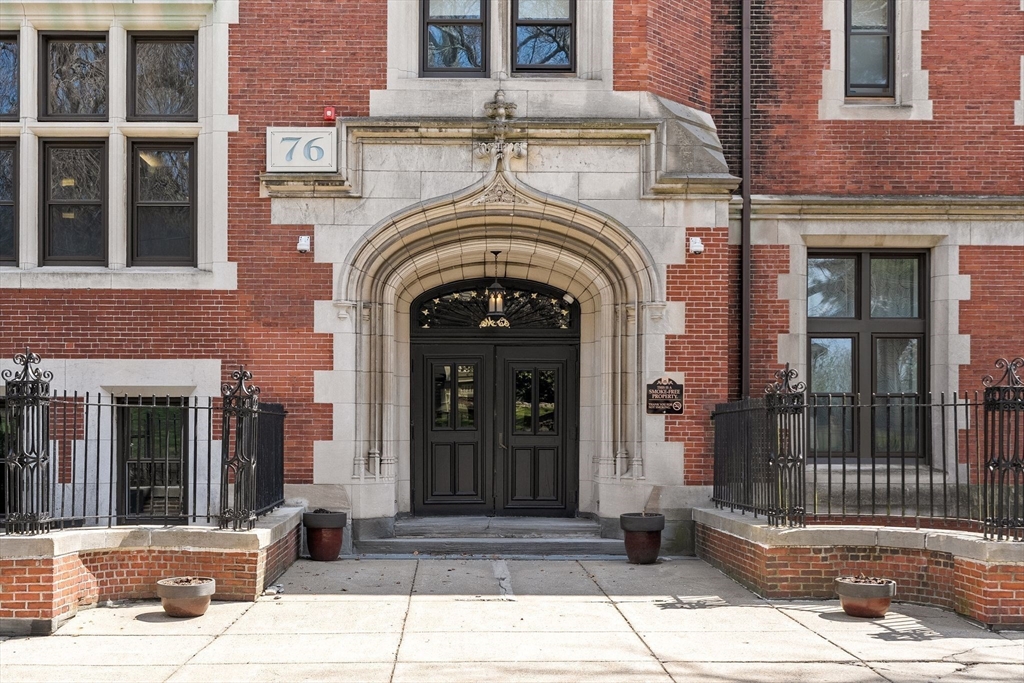 76 Elm Street, Unit PH 404 Boston, MA 02130 - Photo 2 of 34