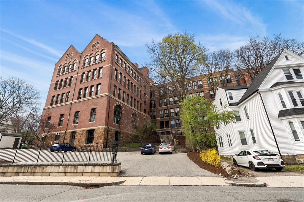 76 Elm Street, Unit PH 404 Boston, MA 02130 - Photo 4 of 34