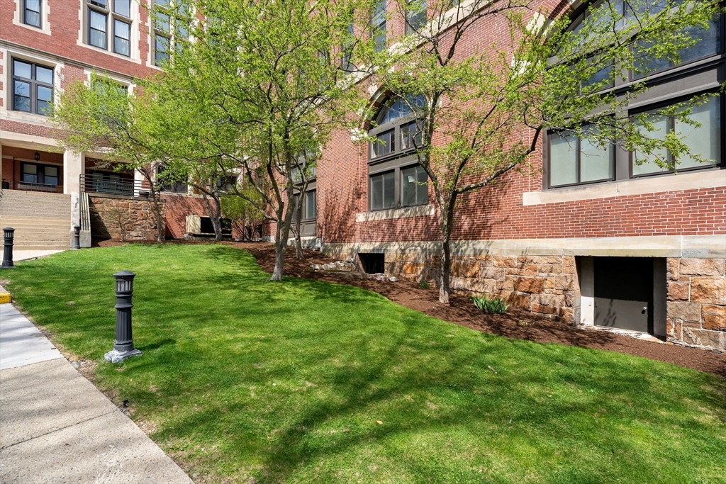 76 Elm Street, Unit PH 404 Boston, MA 02130 - Photo 6 of 34