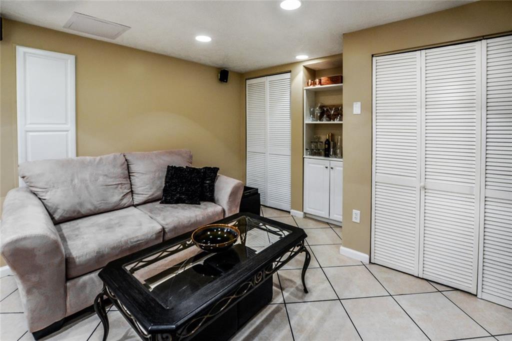 165 Gass Road Pittsburgh, PA 15229 - Photo 19 of 25 Gallery Image 19