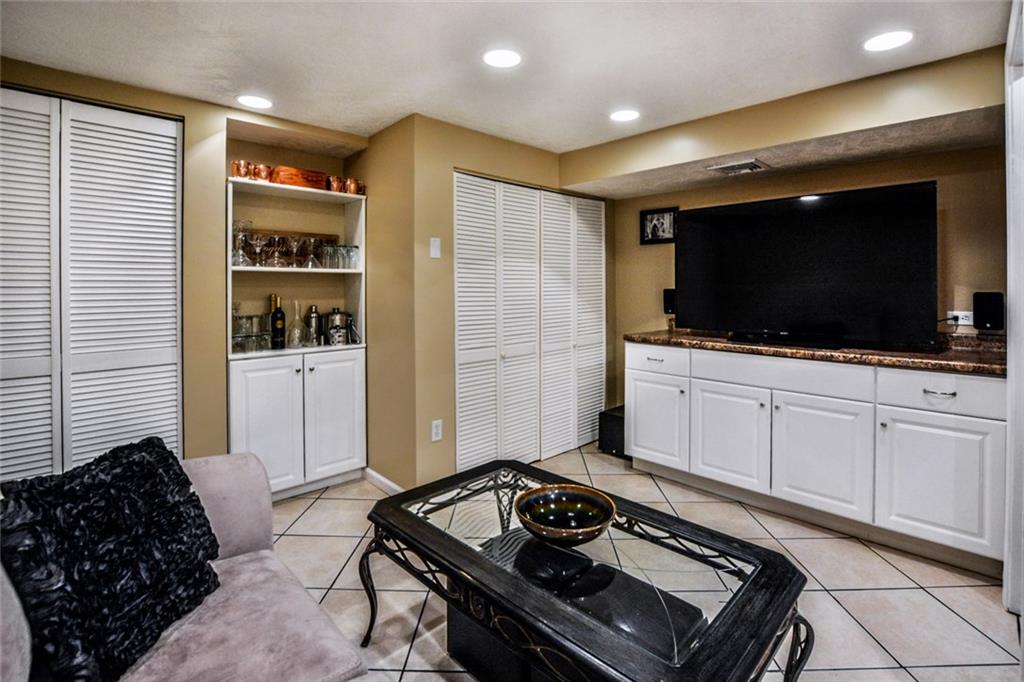 165 Gass Road Pittsburgh, PA 15229 - Photo 20 of 25 Gallery Image 20