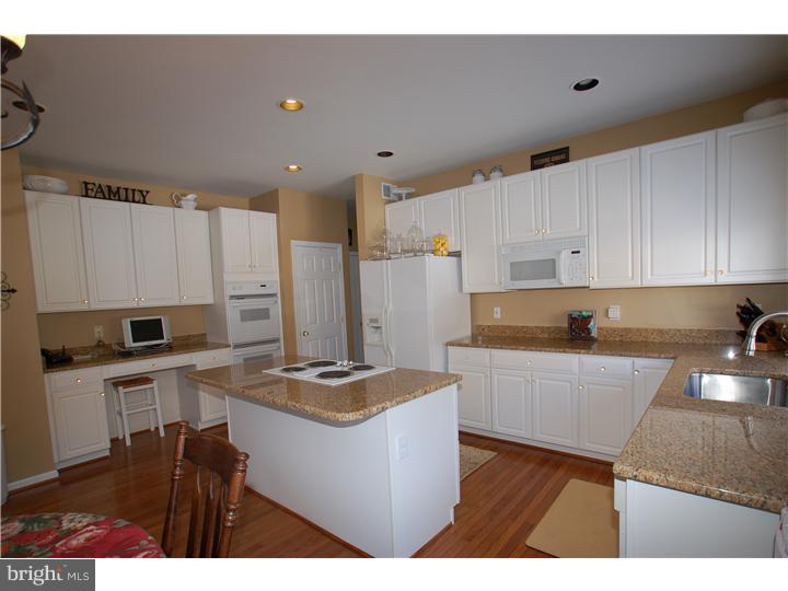 208 Robin Redbreast Road Newark, DE 19711 - Photo 6 of 12 Gallery Image 6