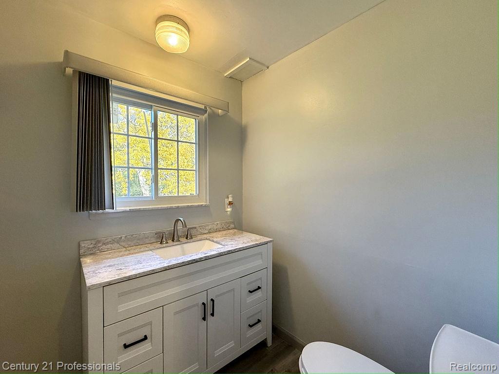 100 Longford Drive Rochester Hills, MI 48309 - Photo 18 of 47
